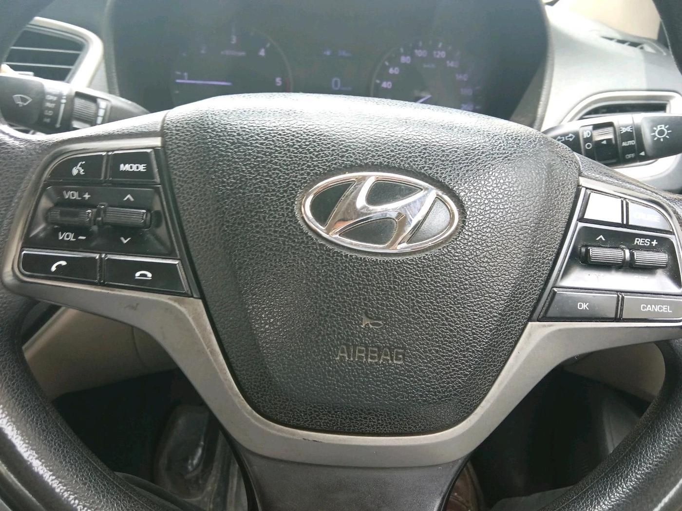 2019 Hyundai Verna 1.6 CRDI SX, Diesel, Manual, 1,13,145 km, interior