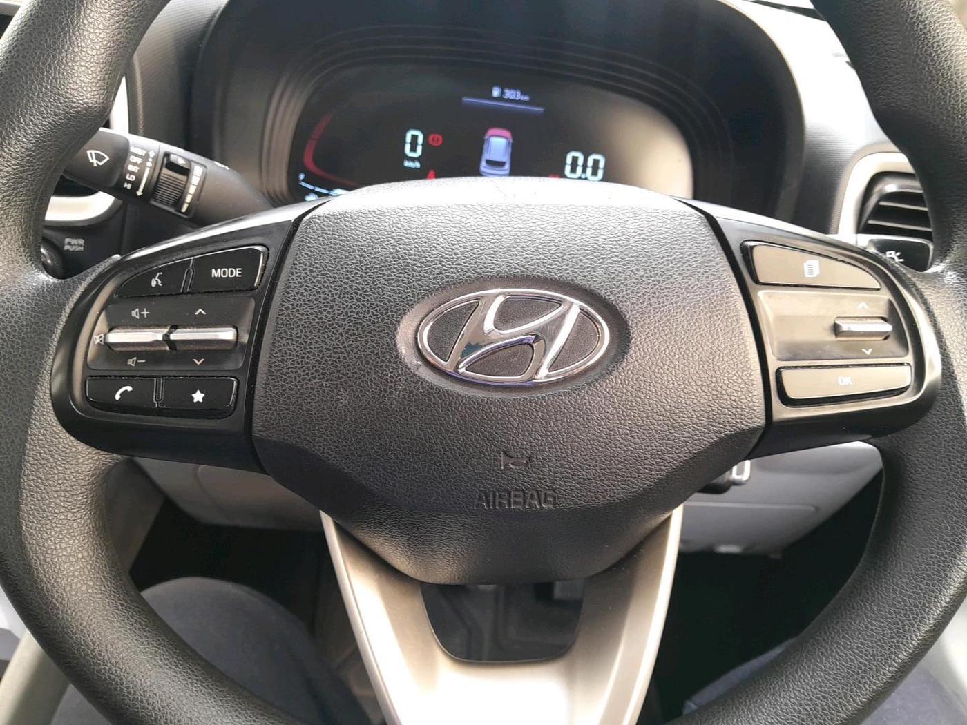 2023 Hyundai VENUE S(O) 1.2, Petrol, Manual, 41,480 km, interior