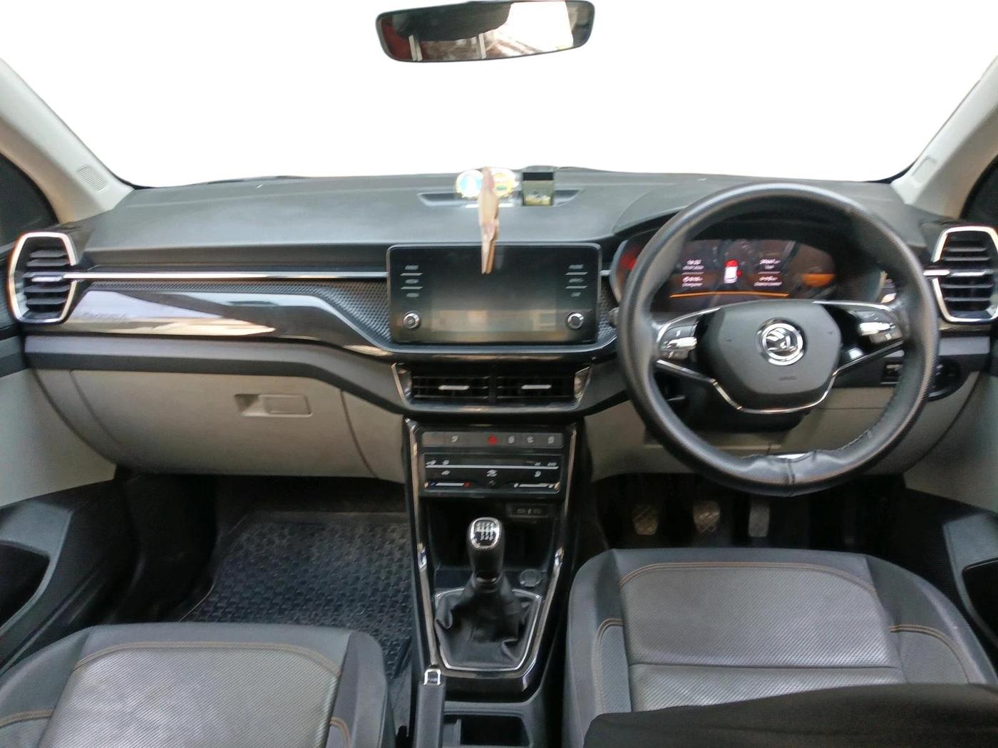 2022 Skoda KUSHAQ STYLE 1.0L TSI MT, Petrol, Manual, 29,447 km, interior