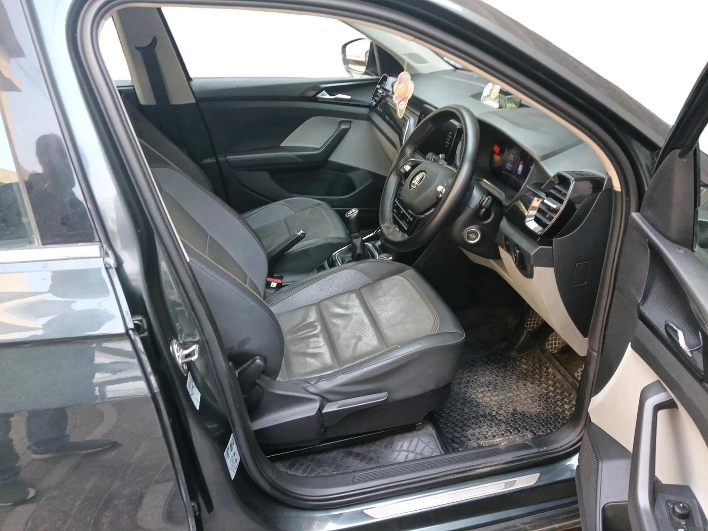 2022 Skoda KUSHAQ STYLE 1.0L TSI MT, Petrol, Manual, 29,447 km, interior