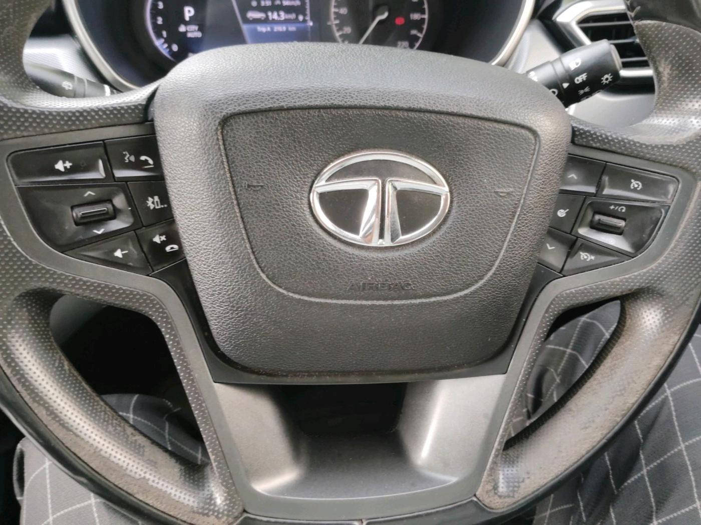 2021 Tata Harrier XZA PLUS 2.0L DARK EDITION, Diesel, Automatic, 1,28,514 km, interior