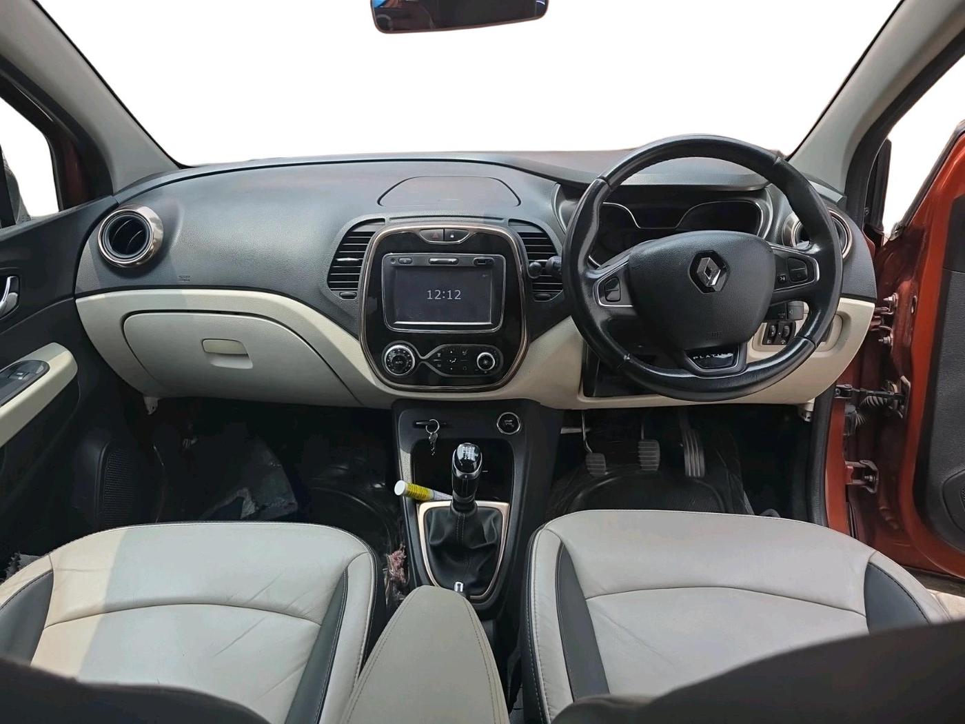 2017 Renault Captur PLATINE DIESEL DUAL TONE, Diesel, Manual, 70,884 km, interior