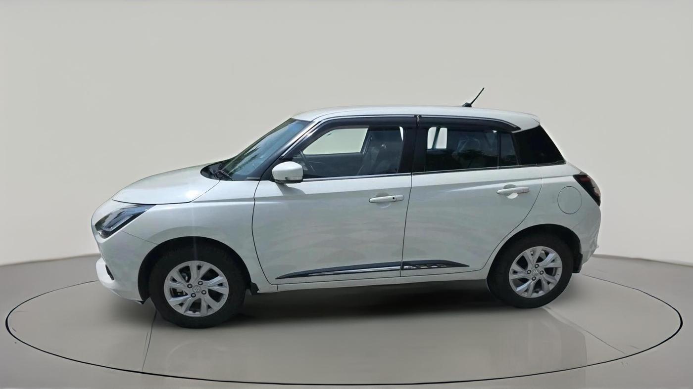2025 Maruti Swift ZXi AMT, Petrol, Automatic, 4,192 km, exterior