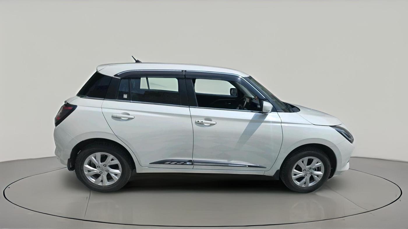 2025 Maruti Swift ZXi AMT, Petrol, Automatic, 4,192 km, exterior