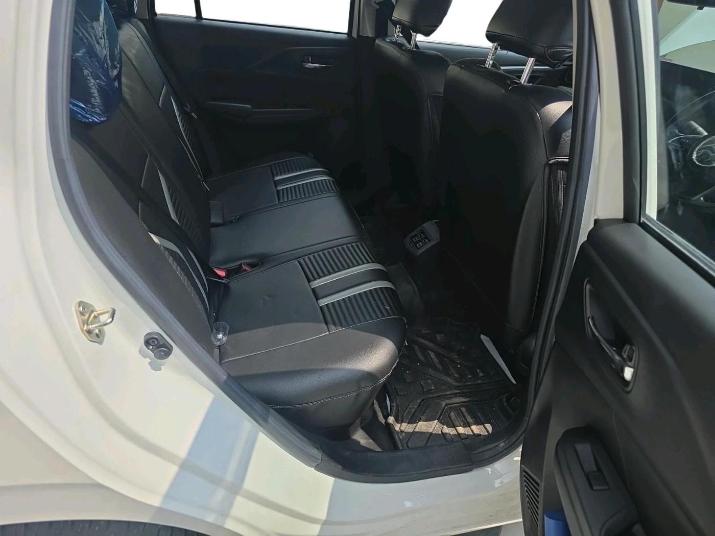 2025 Maruti Swift ZXi AMT, Petrol, Automatic, 4,192 km, interior