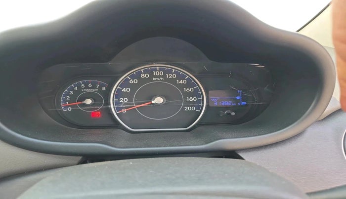 2014 Hyundai i10 MAGNA 1.1, Petrol, Manual, 31,382 km, interior