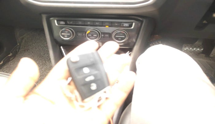 2018 Volkswagen TIGUAN HIGHLINE TDI AT, Diesel, Automatic, 1,00,242 km, interior