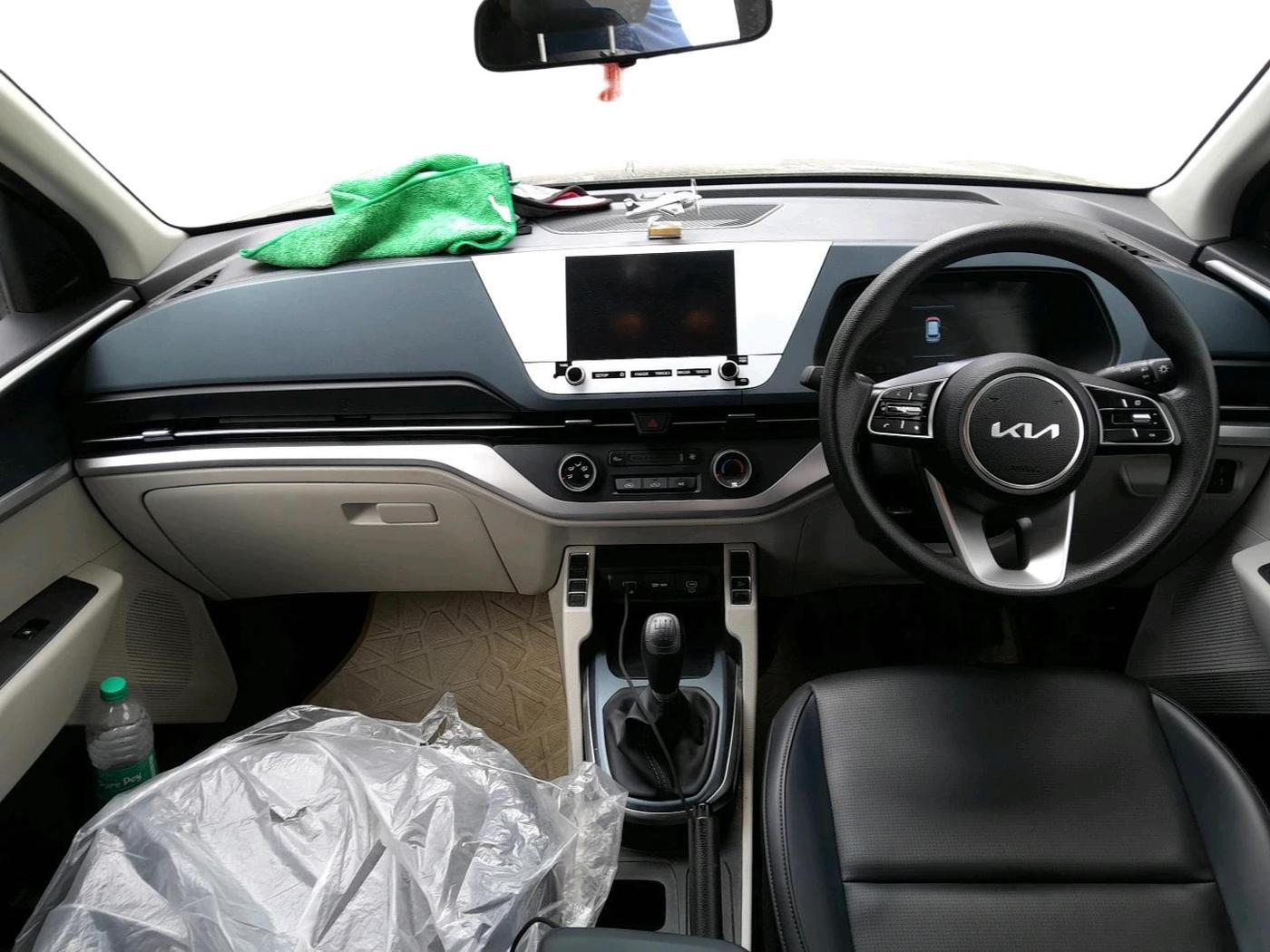 2024 KIA CARENS Premium (O) 1.5 Petrol 7 STR, Petrol, Manual, 6,804 km, interior