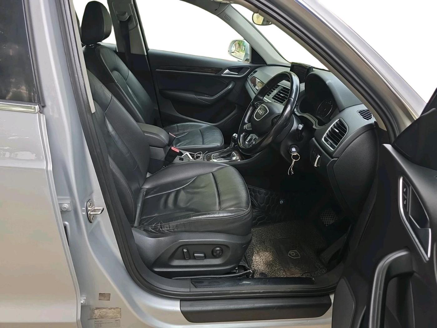 2013 Audi Q3 2.0 QUATTRO TDI AT, Diesel, Automatic, 94,888 km, interior