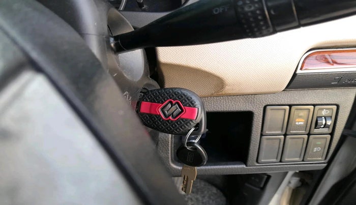 2014 Maruti Wagon R 1.0 VXI, Petrol, Manual, 99,048 km, interior