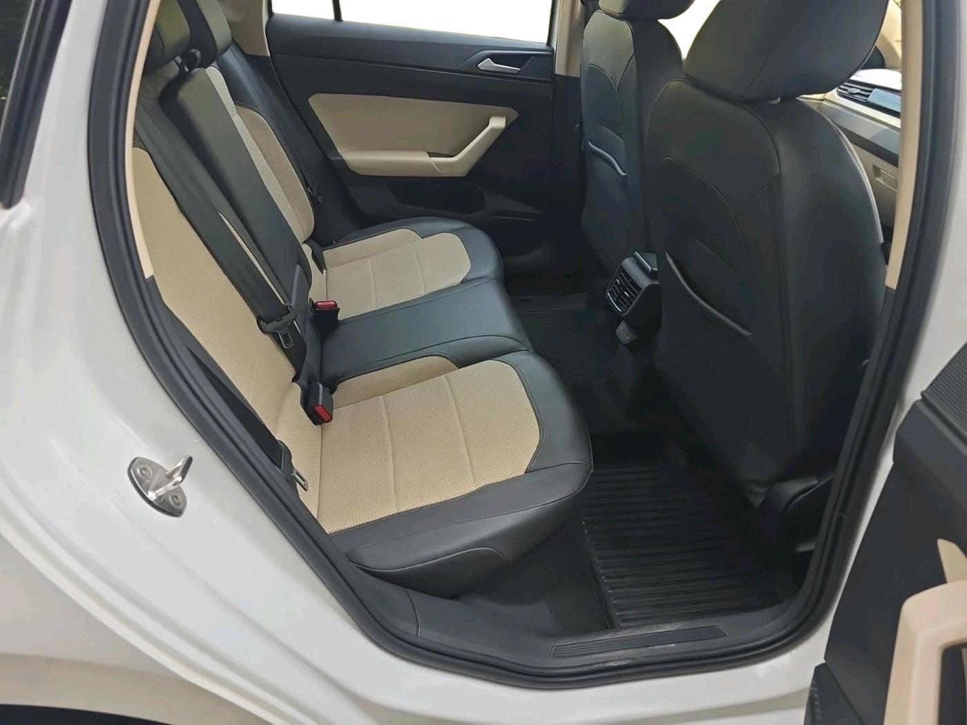 2023 Volkswagen VIRTUS TOPLINE TSI 1.0 AT, Petrol, Automatic, 32,369 km, interior