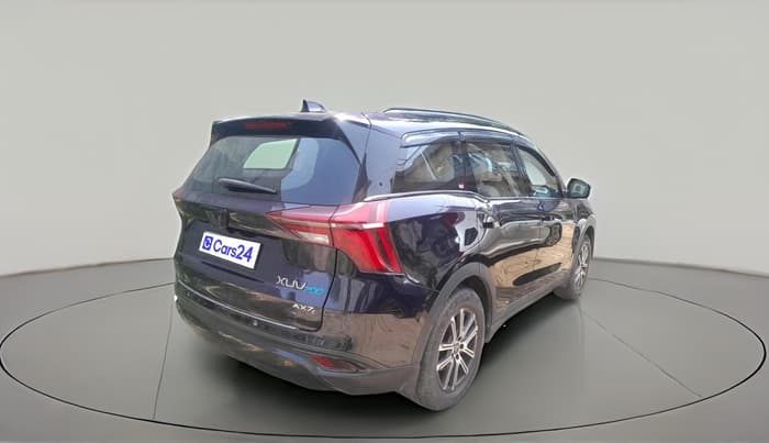 2022 Mahindra XUV700 AX 7 LUXURY P AT 7 STR, Petrol, Automatic, 27,900 km, exterior