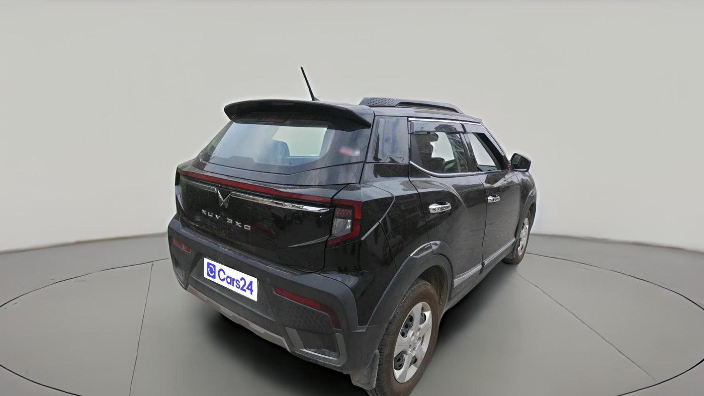2025 Mahindra XUV 3XO MX2 Pro 1.2 L TCMPFi, Petrol, Manual, 12,701 km, exterior