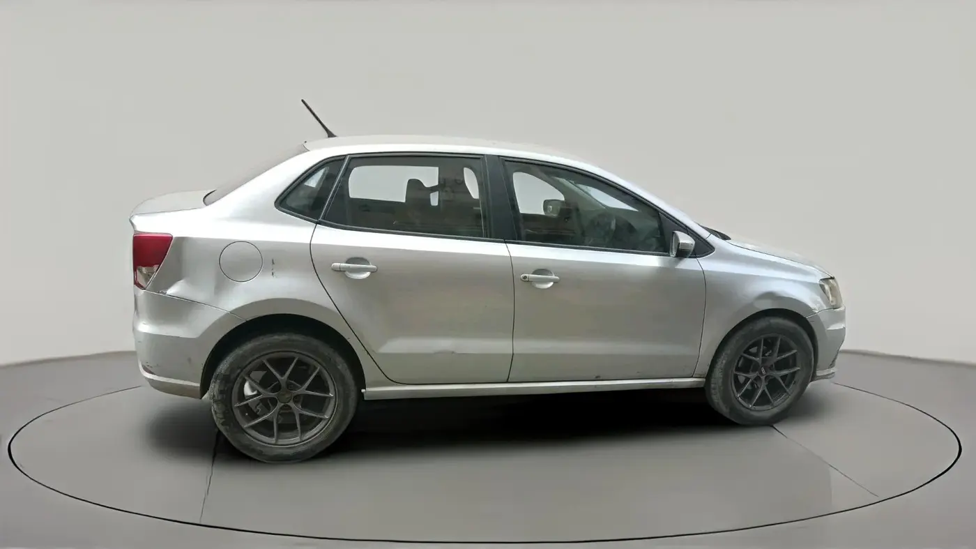 2017 Volkswagen Ameo COMFORTLINE 1.5L, Diesel, Manual, 1,10,793 km, exterior