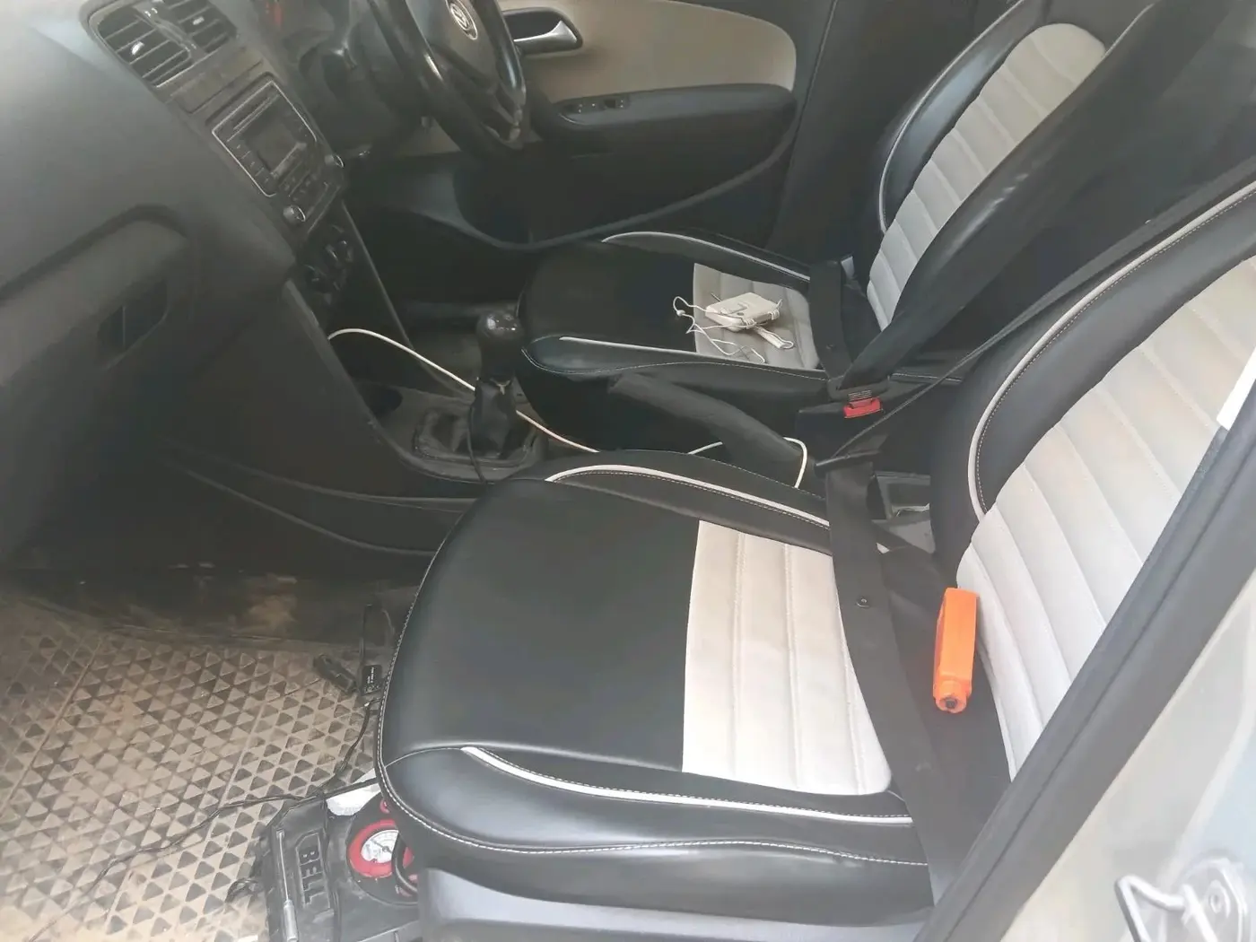 2017 Volkswagen Ameo COMFORTLINE 1.5L, Diesel, Manual, 1,10,793 km, interior