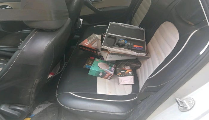 2017 Volkswagen Ameo COMFORTLINE 1.5L, Diesel, Manual, 1,10,793 km, interior