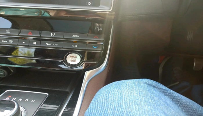 2019 Jaguar XE PURE PETROL, Petrol, Automatic, 58,000 km, interior