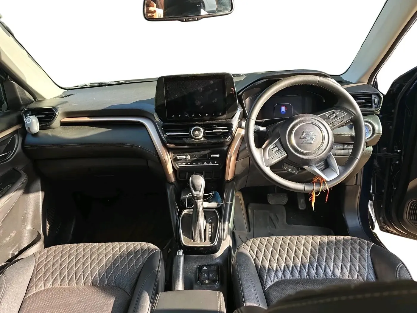 2023 Maruti Grand Vitara ALPHA SMART HYBRID AT, Petrol, Automatic, 16,278 km, interior