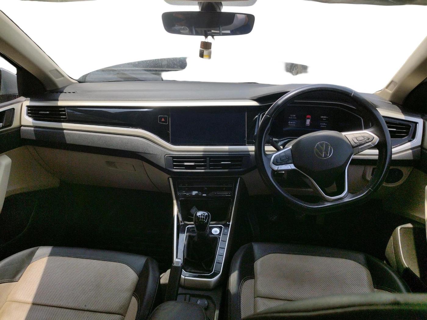 2022 Volkswagen VIRTUS TOPLINE TSI 1.0 MT, Petrol, Manual, 49,442 km, interior