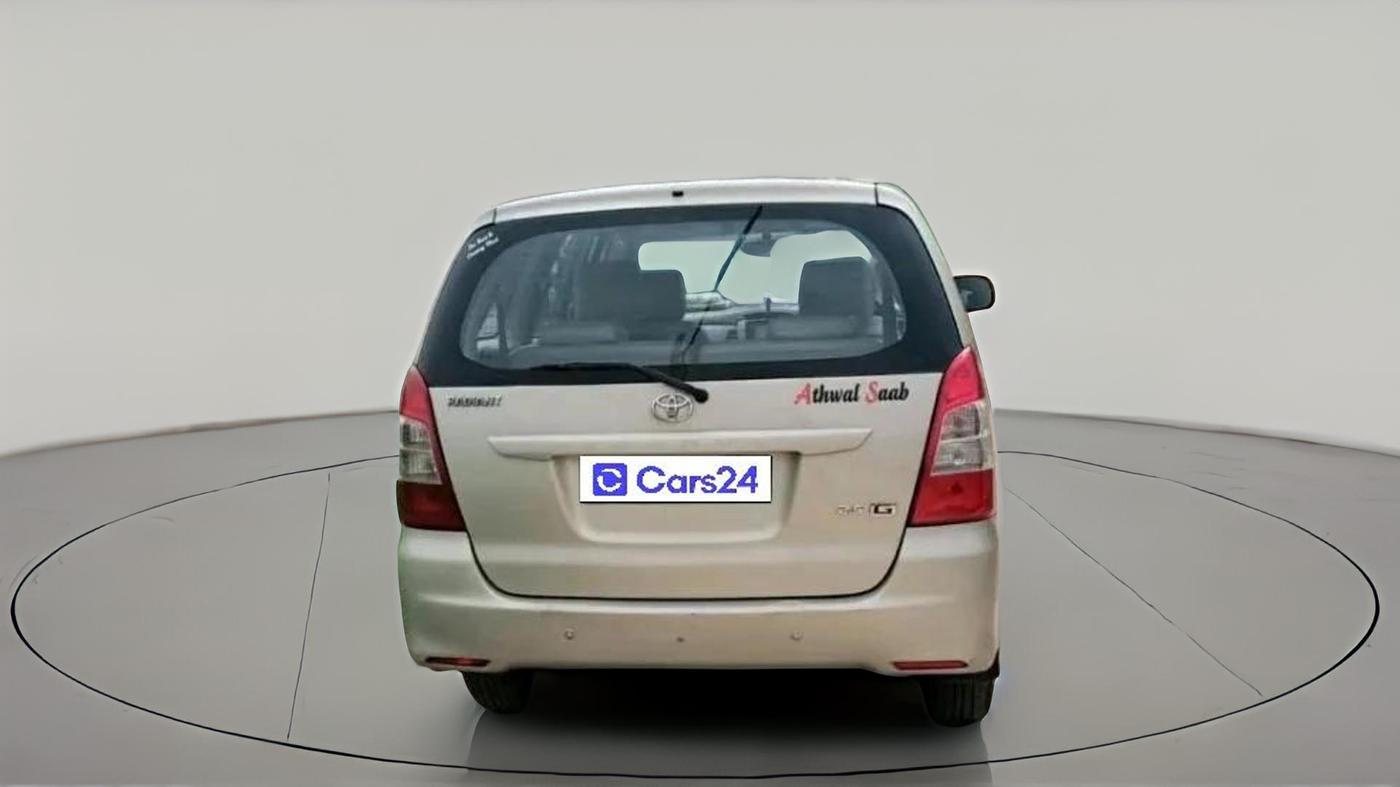 2013 Toyota Innova 2.5 GX 7 STR, Diesel, Manual, 1,36,816 km, exterior