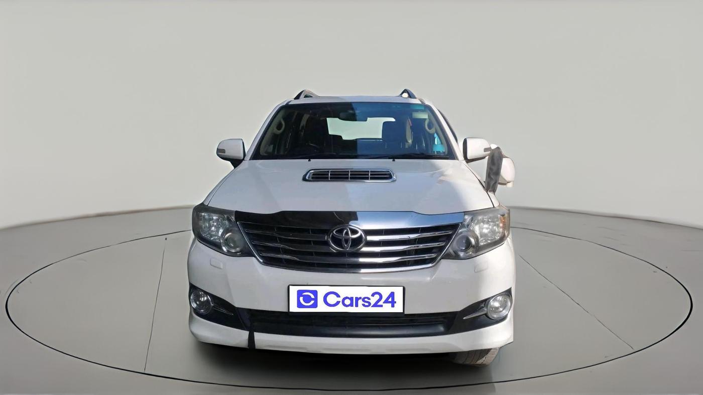 2015 Toyota Fortuner 3.0 4X2 AT, Diesel, Automatic, 1,07,075 km, exterior