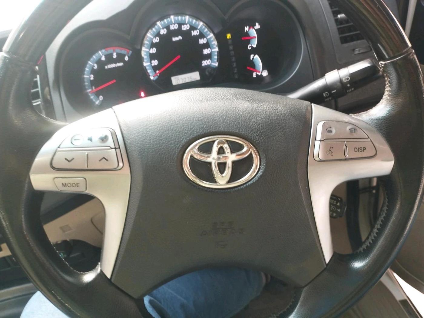 2015 Toyota Fortuner 3.0 4X2 AT, Diesel, Automatic, 1,07,075 km, interior
