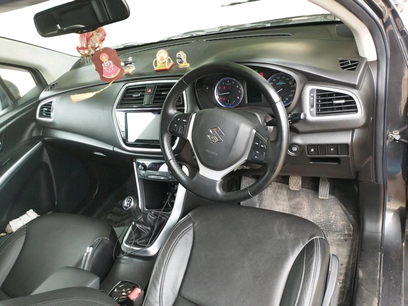 2021 Maruti S Cross ALPHA 1.5, Petrol, Manual, 13,784 km, interior