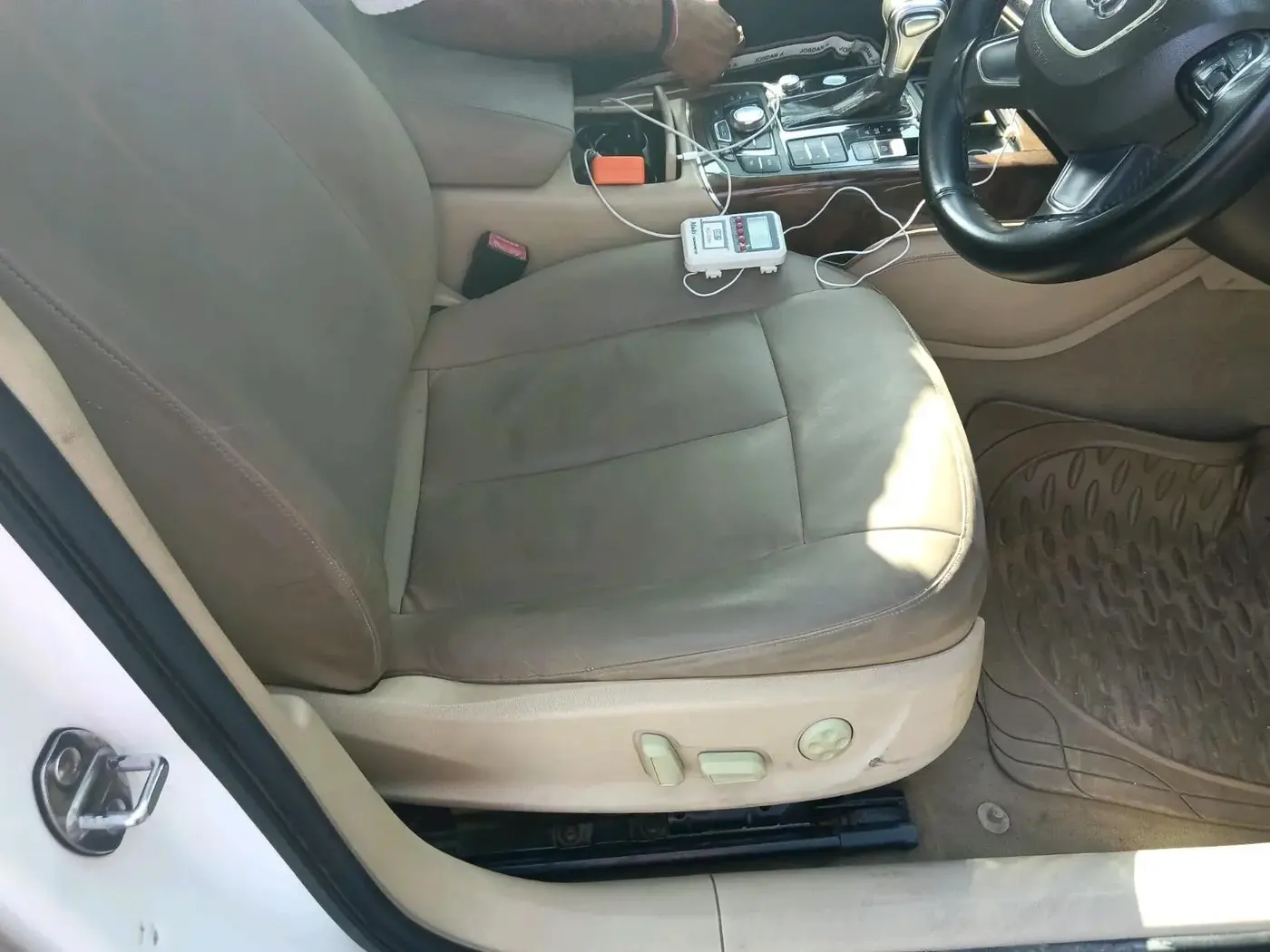 2012 Audi A6 2.0 TDI PREMIUM, Diesel, Automatic, 1,15,425 km, interior