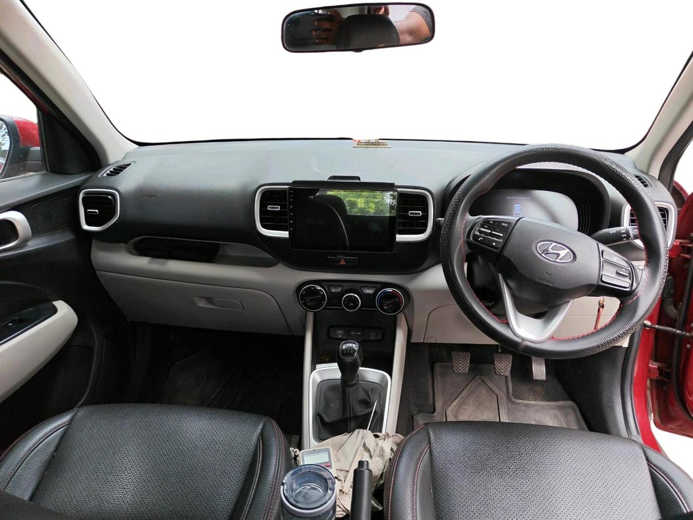 2022 Hyundai VENUE S 1.2, Petrol, Manual, 25,446 km, interior