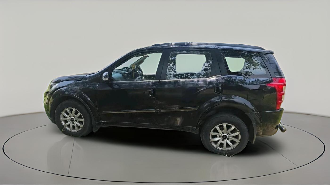 2015 Mahindra XUV500 W10, Diesel, Manual, 1,27,354 km, exterior