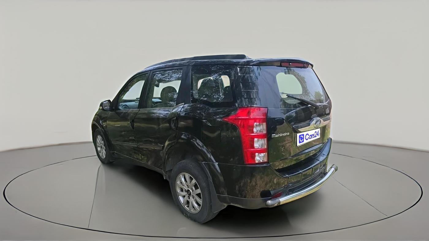 2015 Mahindra XUV500 W10, Diesel, Manual, 1,27,354 km, exterior