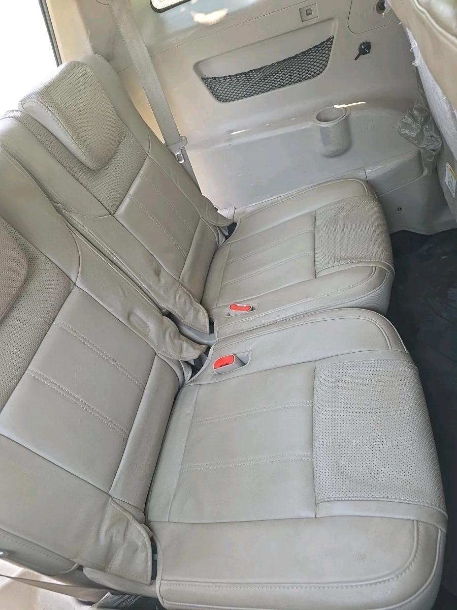 2015 Mahindra XUV500 W10, Diesel, Manual, 1,27,354 km, interior
