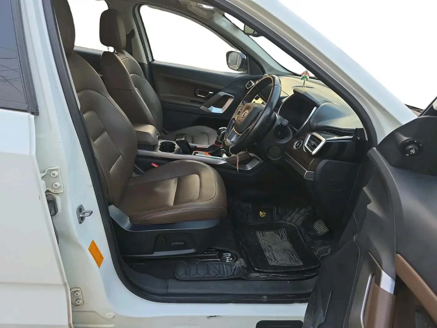 2020 Tata Harrier XZA PLUS 2.0L, Diesel, Automatic, 80,009 km, interior