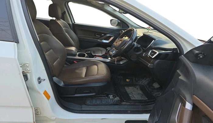 2020 Tata Harrier XZA PLUS 2.0L, Diesel, Automatic, 80,009 km, interior