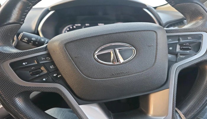 2020 Tata Harrier XZA PLUS 2.0L, Diesel, Automatic, 80,009 km, interior