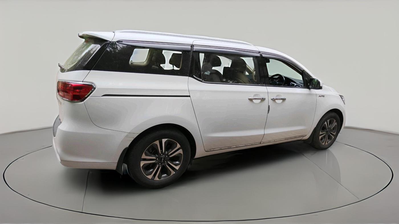 2022 KIA CARNIVAL LIMOUSINE PLUS 2.2 7 STR, Diesel, Automatic, 1,10,051 km, exterior