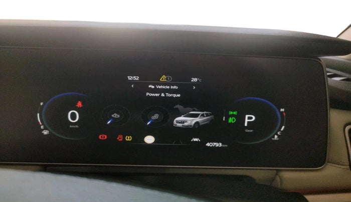 2023 Mahindra XUV700 AX 7 LUXURY P AT 7 STR, Petrol, Automatic, 40,793 km, interior