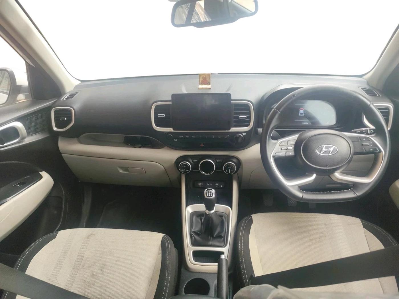 2024 Hyundai VENUE SX 1.2 PETROL, Petrol, Manual, 23,923 km, interior