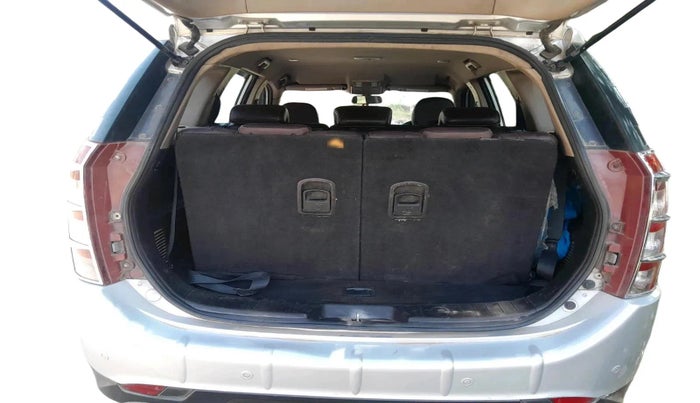 2012 Mahindra XUV500 W8, Diesel, Manual, 1,37,687 km, exterior