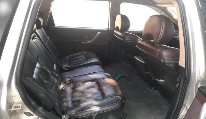 2012 Mahindra XUV500 W8, Diesel, Manual, 1,37,687 km, interior