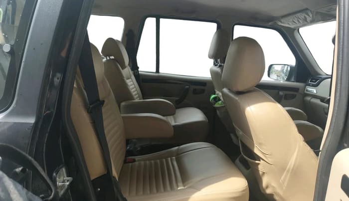2024 Mahindra SCORPIO CLASSIC S11 MT 7S CC, Diesel, Manual, 19,901 km, interior