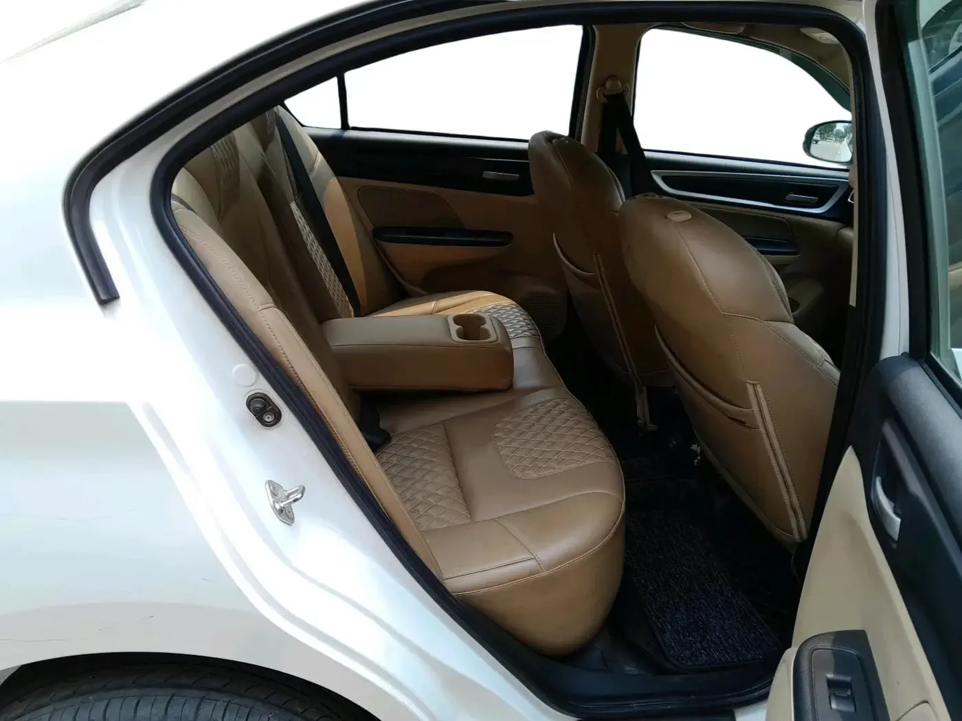 2023 Honda Amaze 1.2L I-VTEC VX, Petrol, Manual, 33,281 km, interior