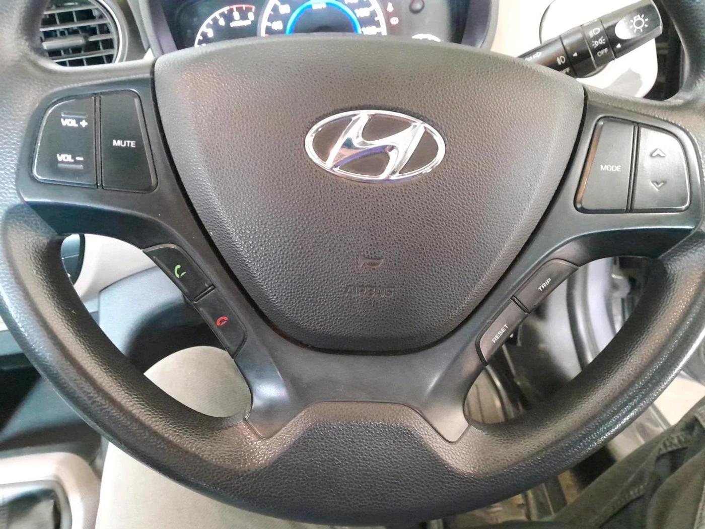 2017 Hyundai Grand i10 SPORTZ U2 1.2 CRDI, Diesel, Manual, 75,838 km, interior