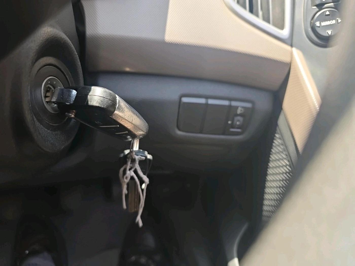 2018 Hyundai Creta E PLUS 1.6 PETROL, Petrol, Manual, 63,108 km, interior
