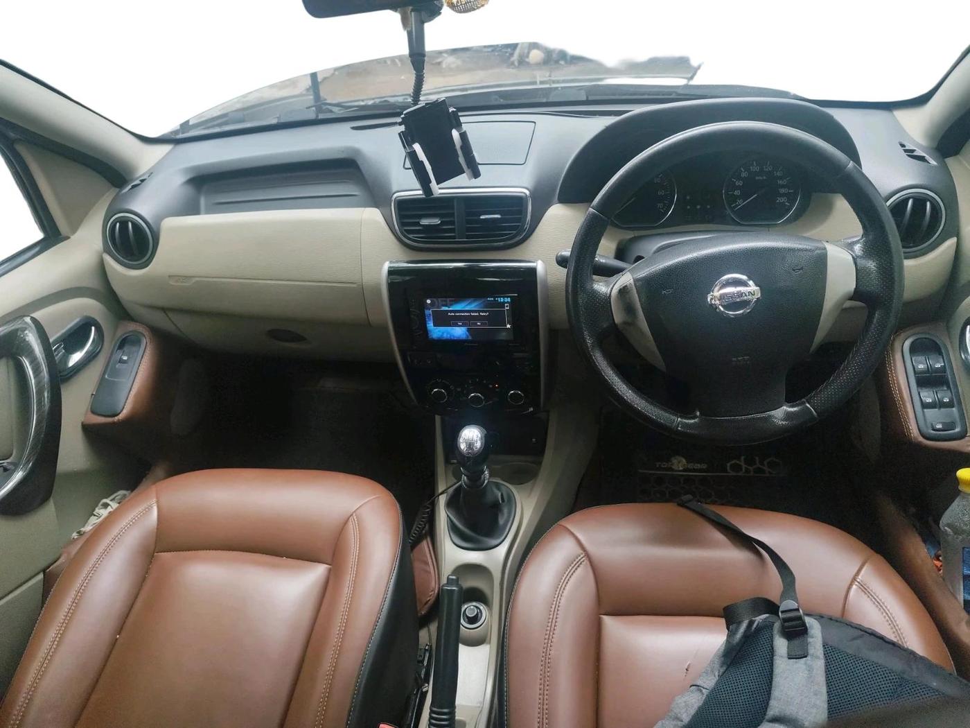 2014 Nissan Terrano XV D THP 110 PS, Diesel, Manual, 1,66,532 km, interior