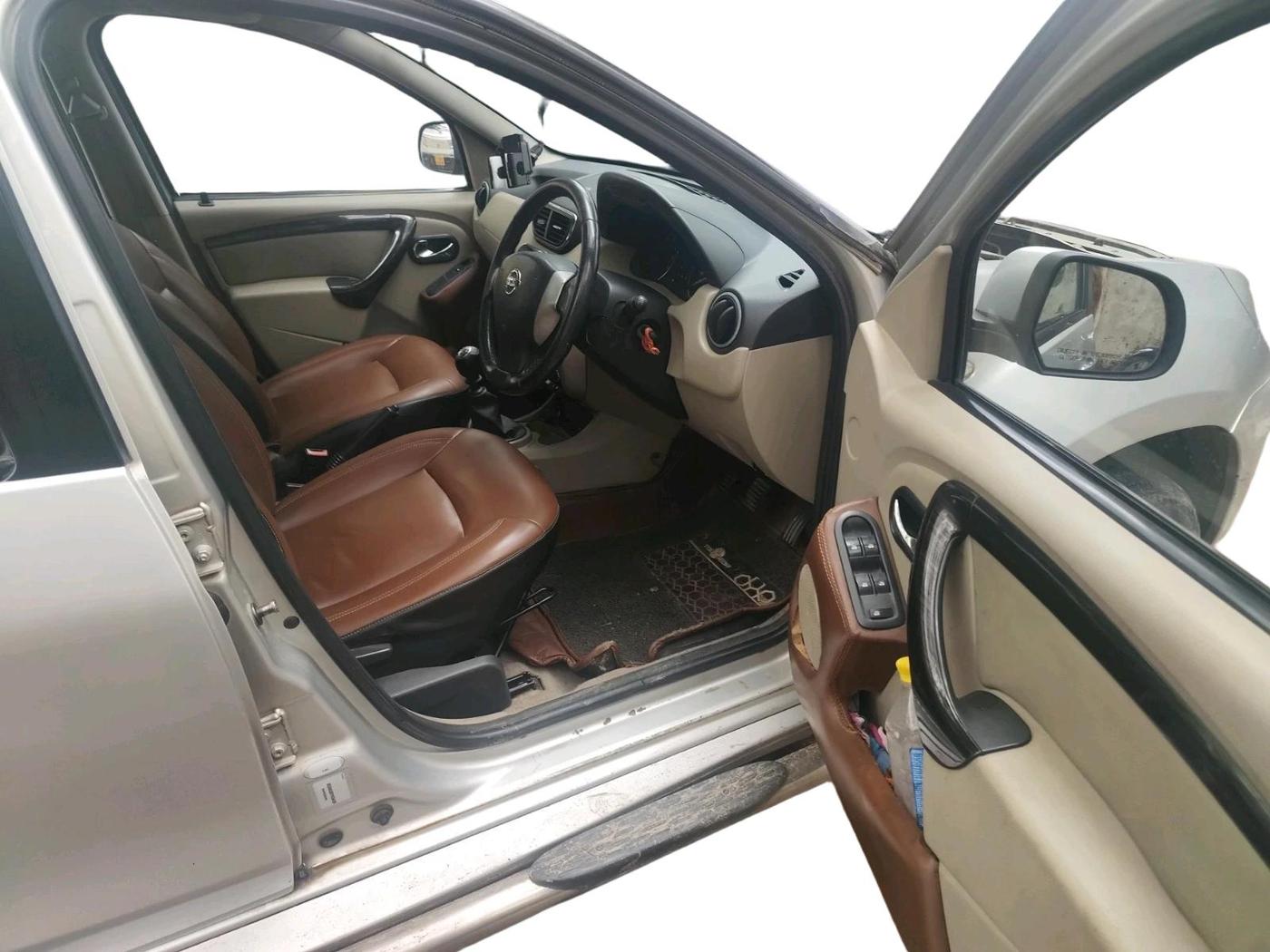 2014 Nissan Terrano XV D THP 110 PS, Diesel, Manual, 1,66,532 km, interior