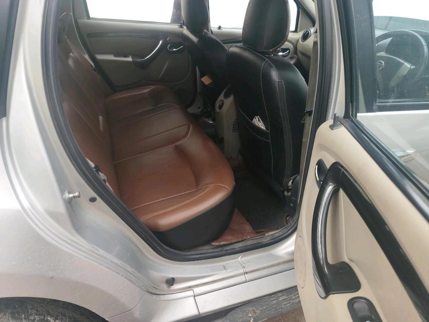 2014 Nissan Terrano XV D THP 110 PS, Diesel, Manual, 1,66,532 km, interior