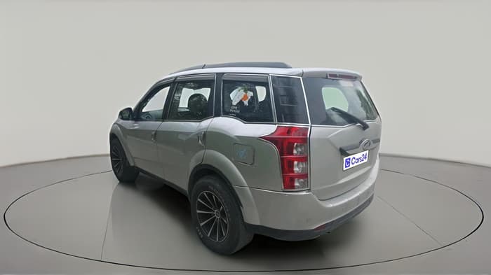 2016 Mahindra XUV500 W10, Diesel, Manual, 1,91,447 km, exterior