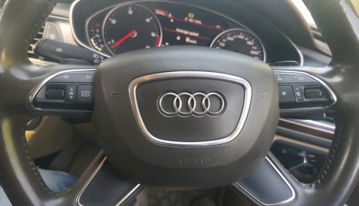 2013 Audi A6 2.0 TDI PREMIUM, Diesel, Automatic, 1,00,767 km, interior