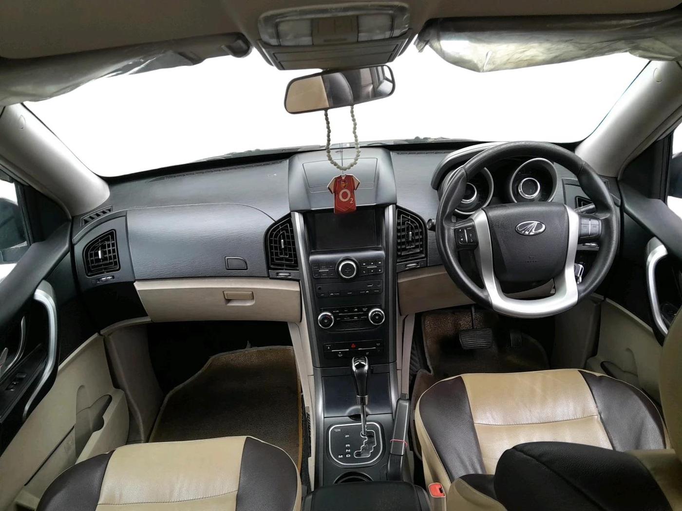2018 Mahindra XUV500 W6 AT, Diesel, Automatic, 53,506 km, interior